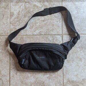 Pacsafe V anti-theft hip pack